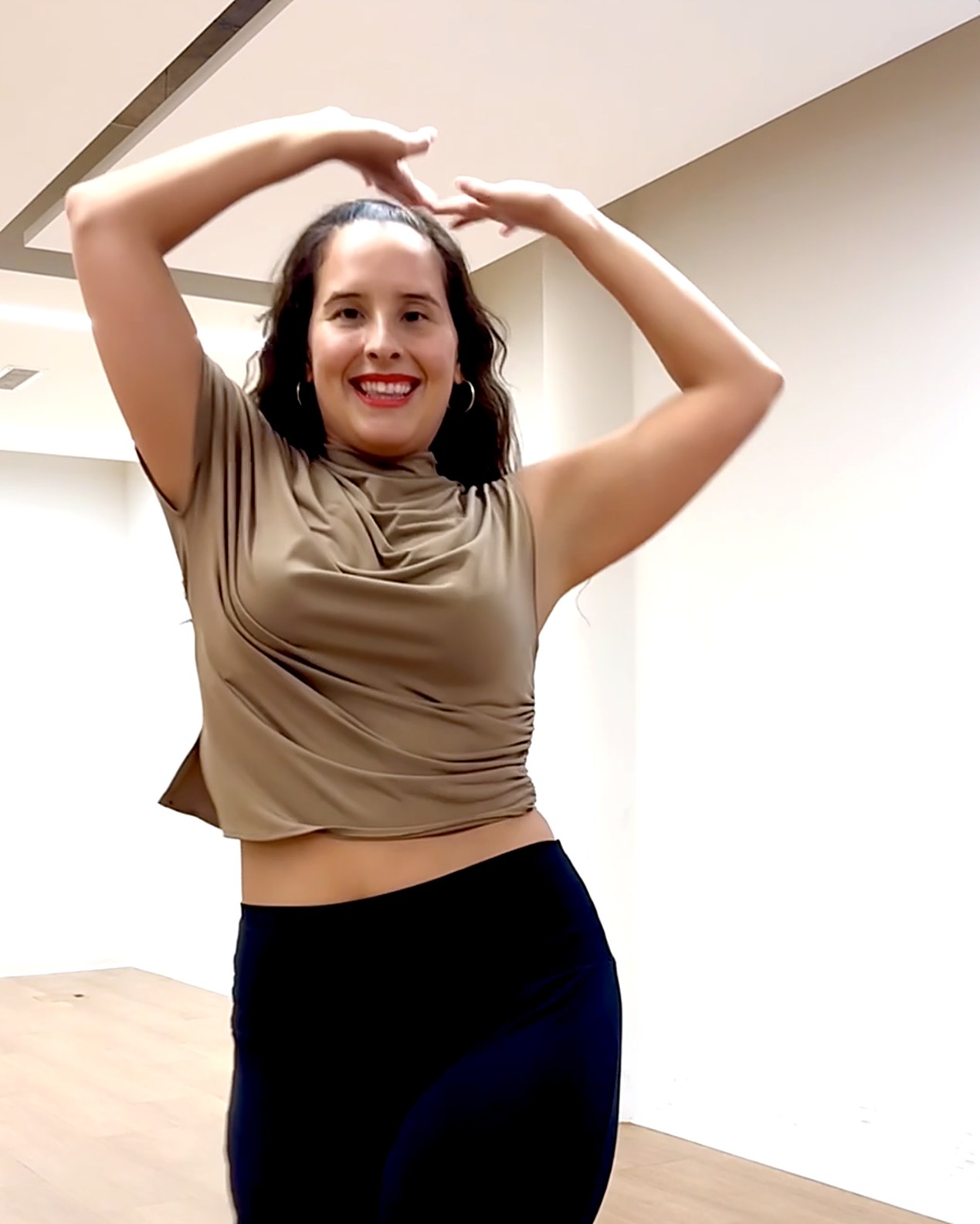 Gia, professeur de danse chez SalsaStyle Genève