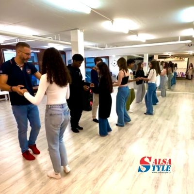 Les bienfaits de la danse ADOS Les bienfaits de la danse ADOS école Salsa Style Genève